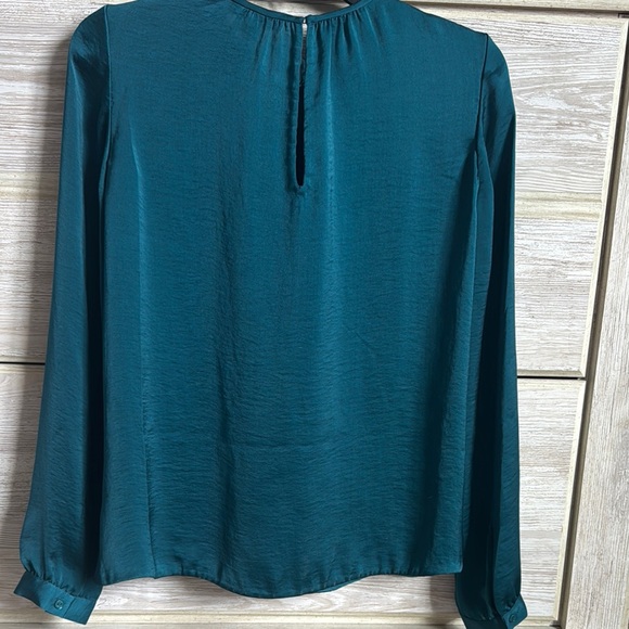 Vince emerald green long sleeve blouse w/split front drape jewel tone - Picture 3 of 7